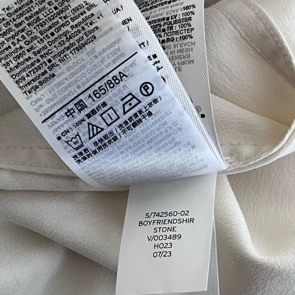 GAP Minimalist Cream Sz S Button Down front Satin Boyfriend Shirt - Picture 8 of 12
